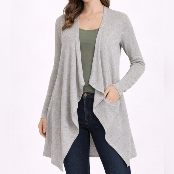 Barefoot Dreams Sweaters - Barefoot Dreams Light Gray Open Front Cardiganare Cozychic Lite Knit Island Wrap
